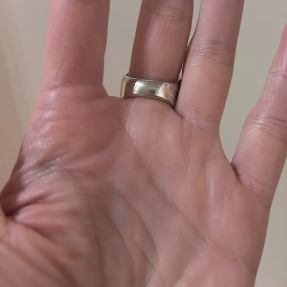 Sterling Silver Women's Ring - Picture 5 of 8
